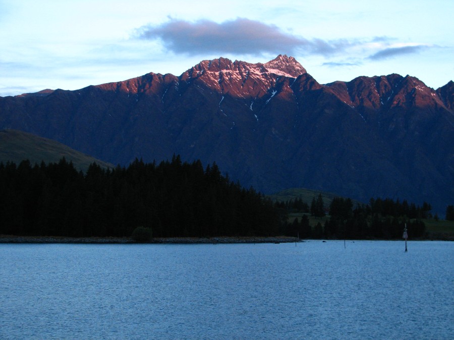 Lake Wakatipu in sunset